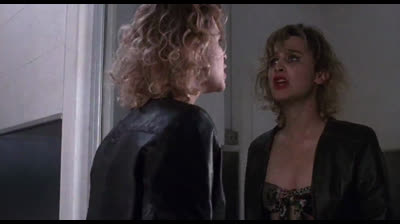 UÑ POLIZIOTTO ALL ELEMENTARI